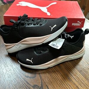 PUMA Ladies' PC Runner Sneaker Black/Pink Size 8 M US NEW In BOX